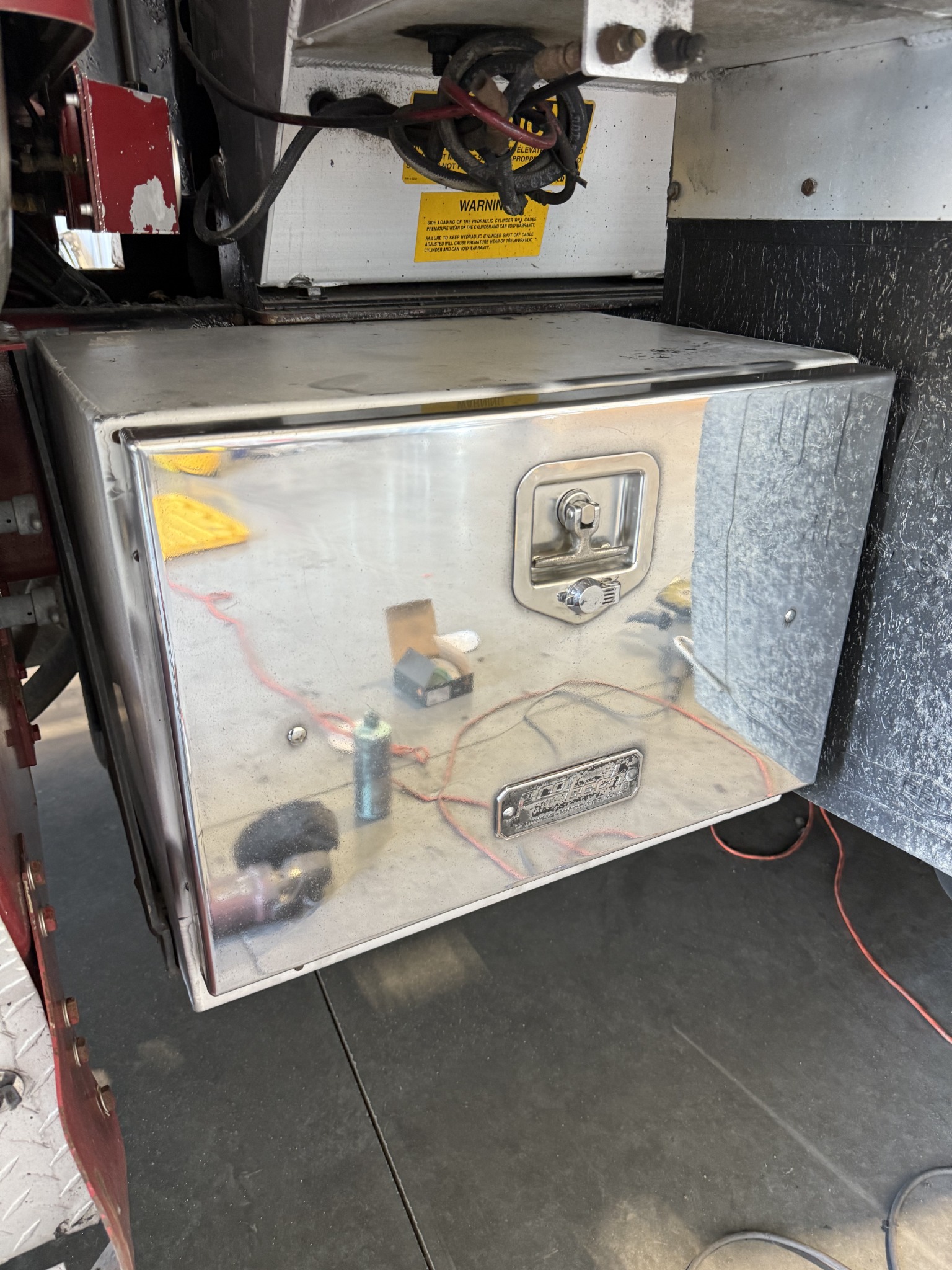 Aluminum toolbox